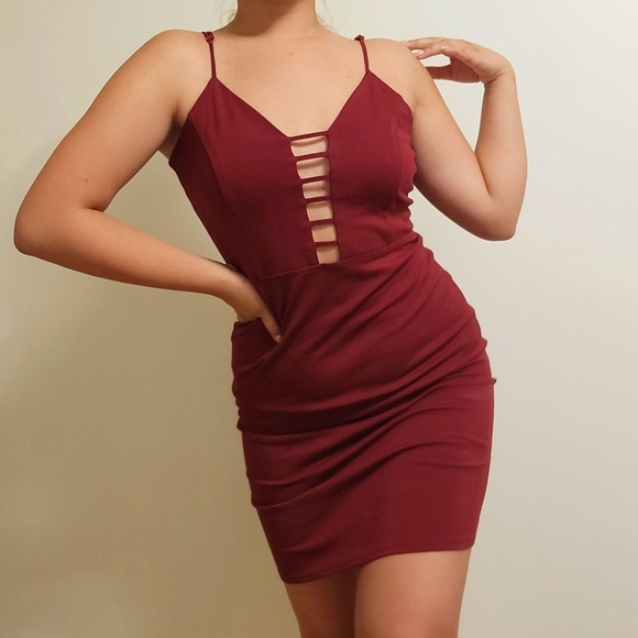 Forever 21 Plunging Cage Front Bodycon - Picture 2 of 3